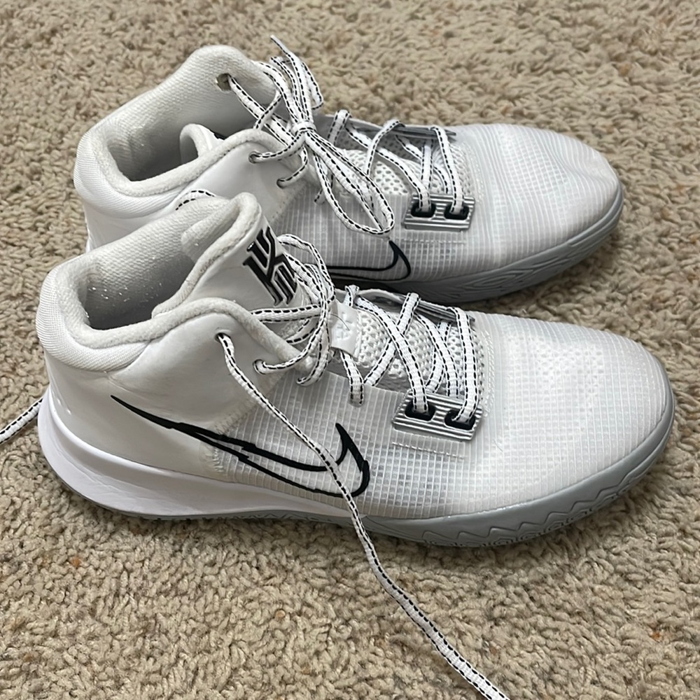 nike kyrie white gray